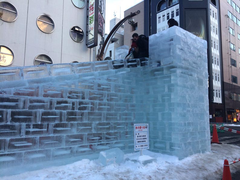 哈尔滨冰雕滑梯 室外冰滑梯 雪滑梯制作施工